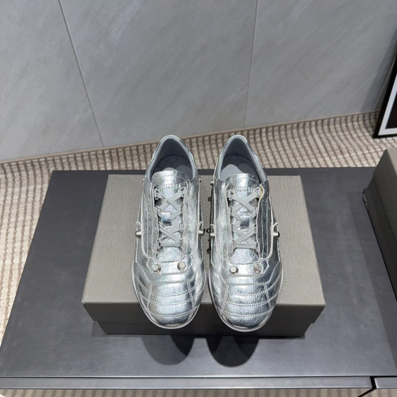 B-Sneakers