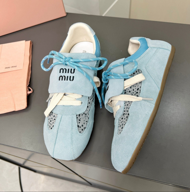 M-Sneakers