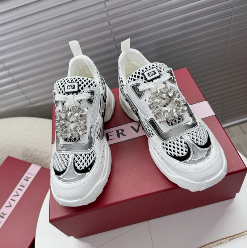 R-Sneakers