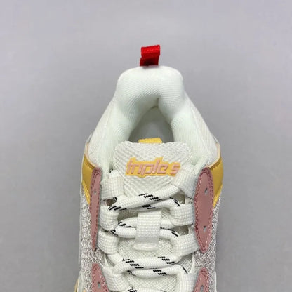 B - SNEAKERS