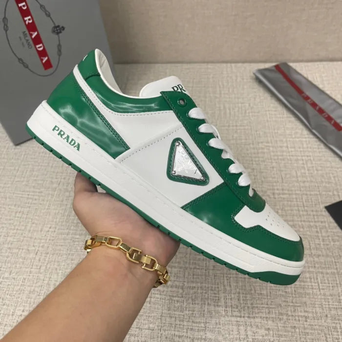 P - SNEAKERS