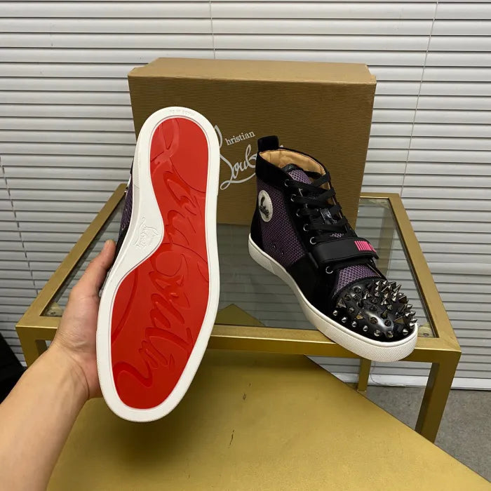 A - SNEAKERS