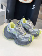 B-Sneakers