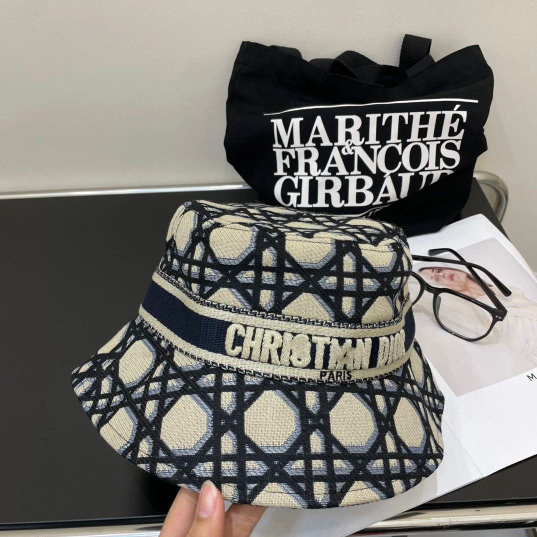 Classic luxury hat 07