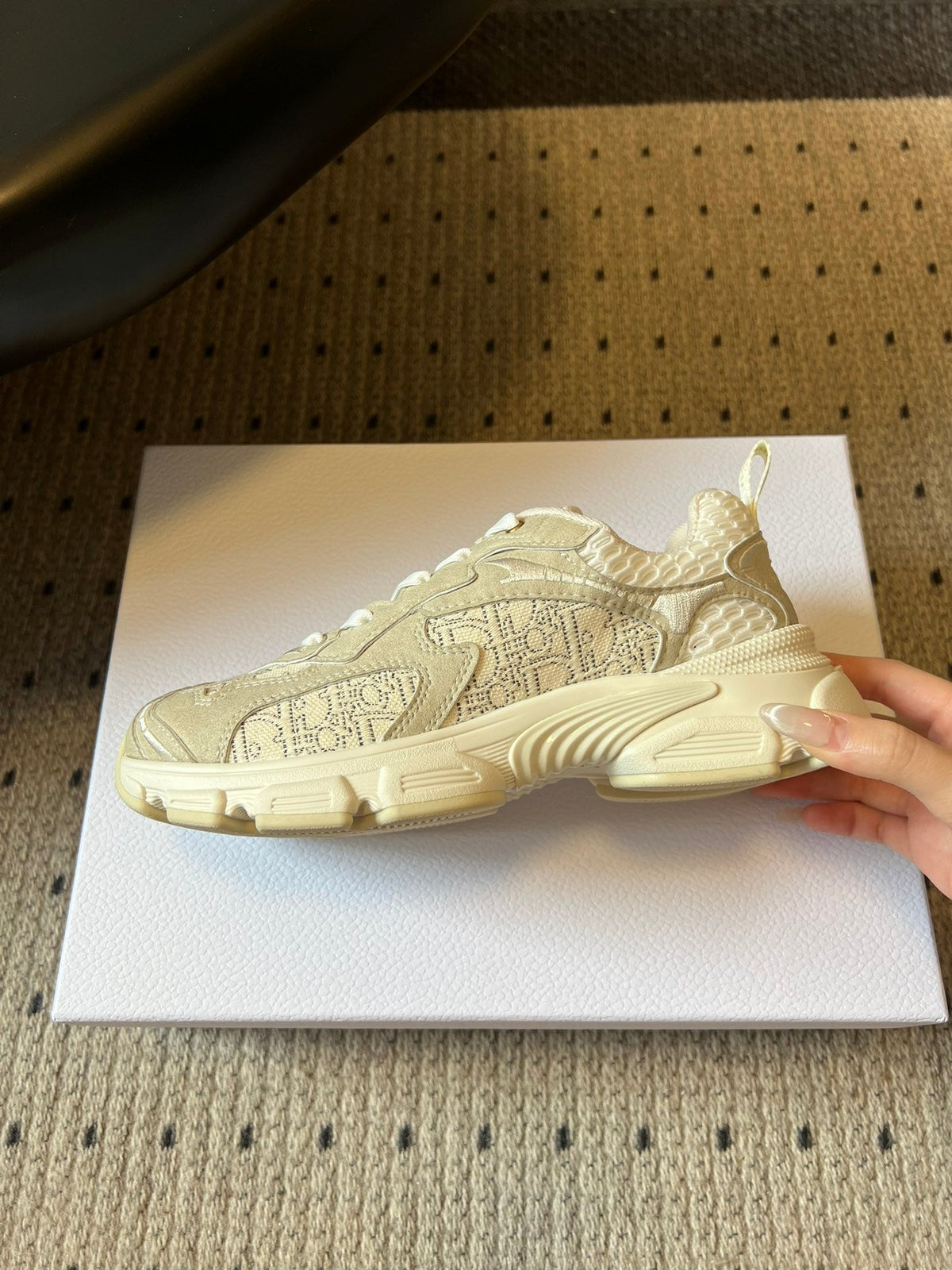 D-Sneakers
