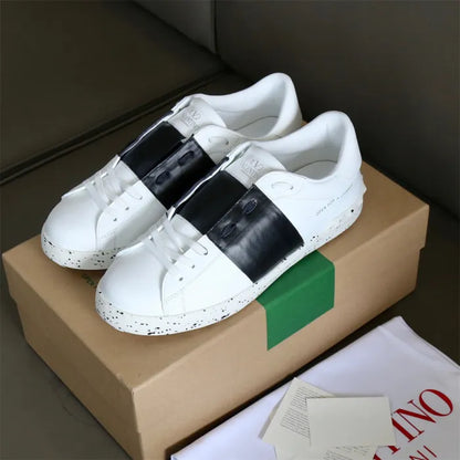 V - SNEAKERS