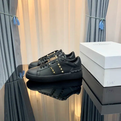 V - SNEAKERS