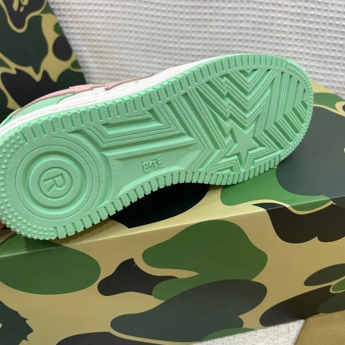 B - SNEAKERS