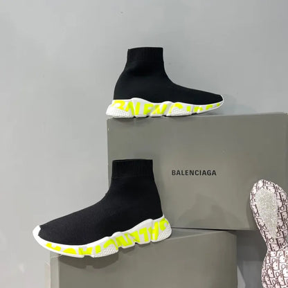B - SNEAKERS