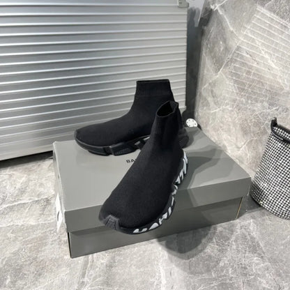 B - SNEAKERS