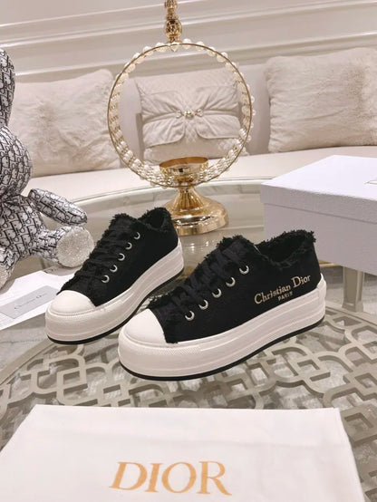 D - SNEAKERS