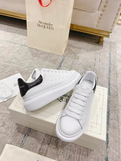 A - SNEAKERS