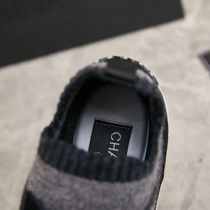 C - SNEAKERS