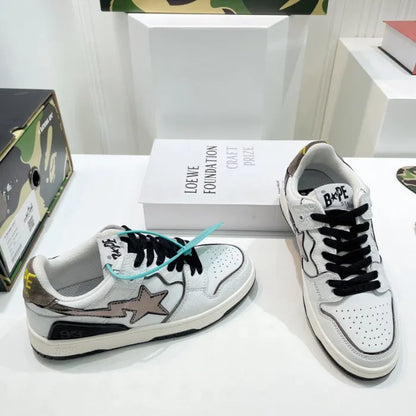 B - SNEAKERS