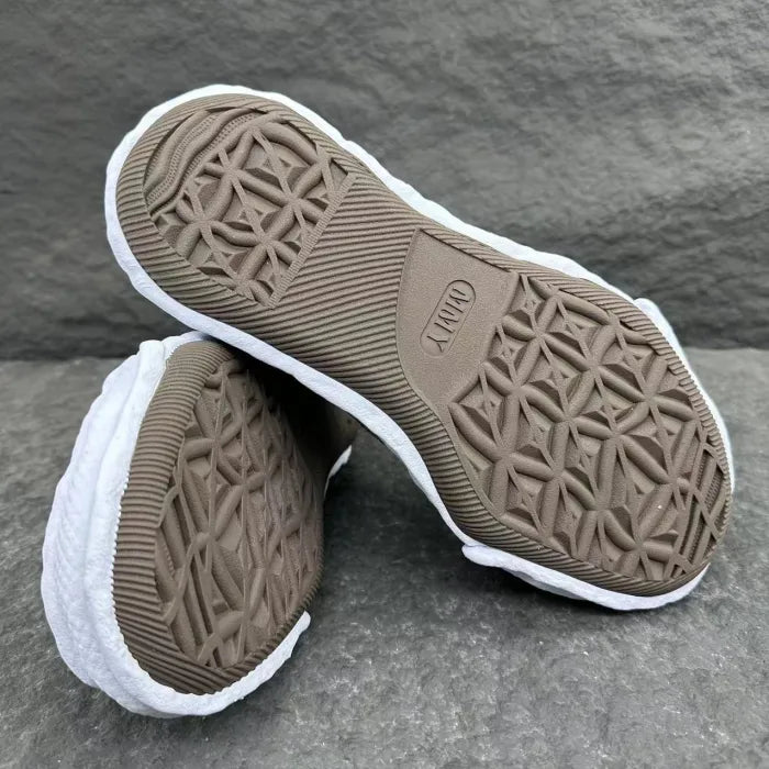 A - SNEAKERS