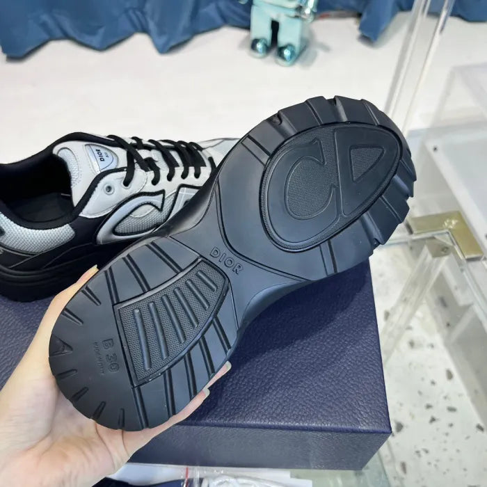 D - SNEAKERS
