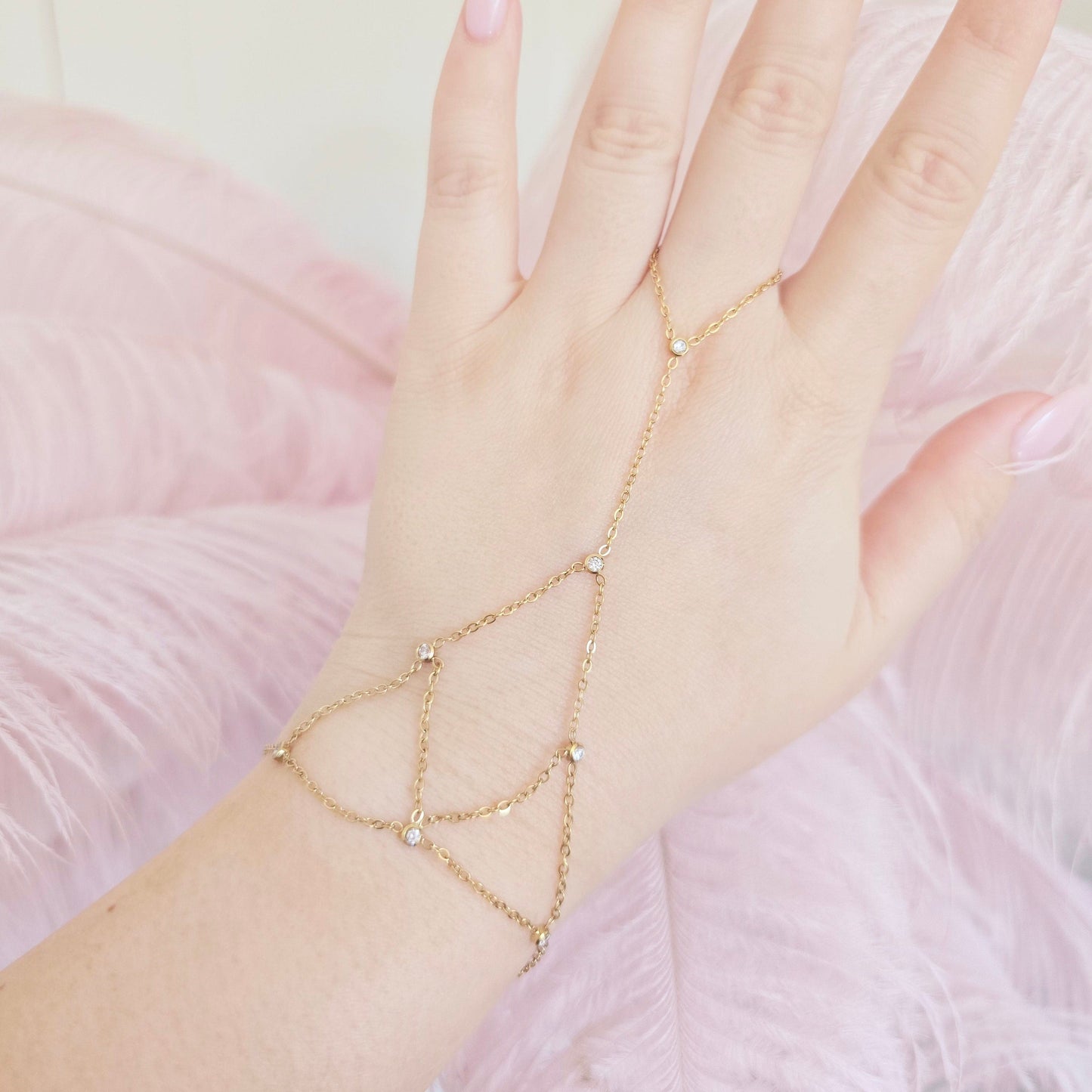 Dainty Triangles Handchain