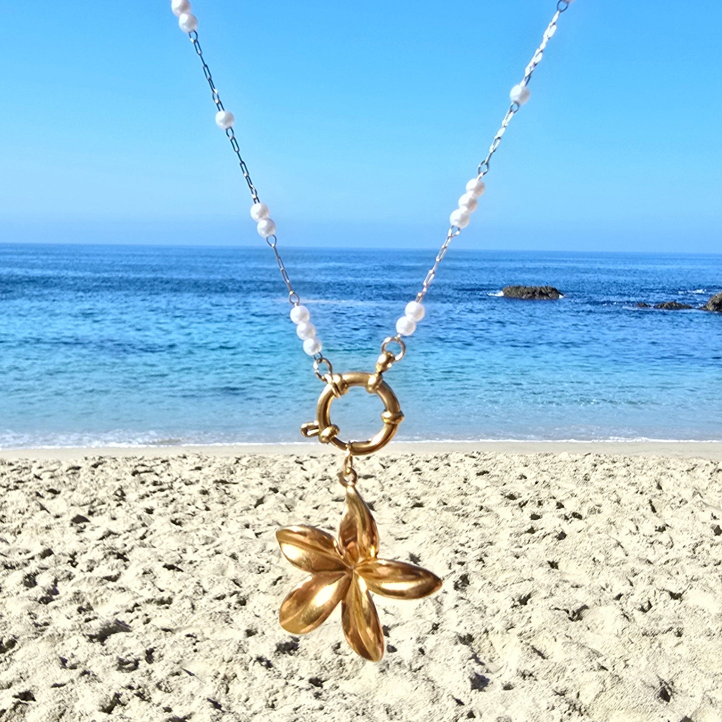 Hibiscus Kiss Necklace