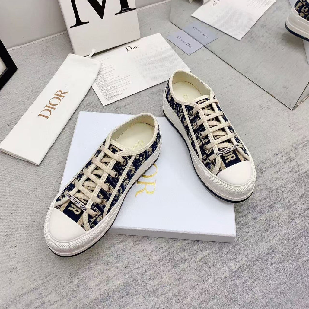 D-Sneakers