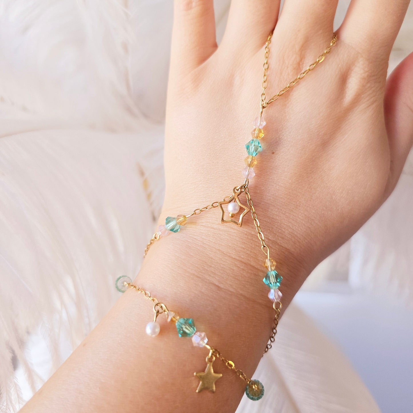 Showgirl Handchain
