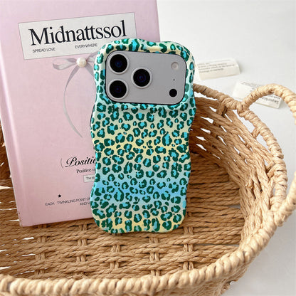 Personalized leopard print, leopard print contrasting color, mobile phone case.