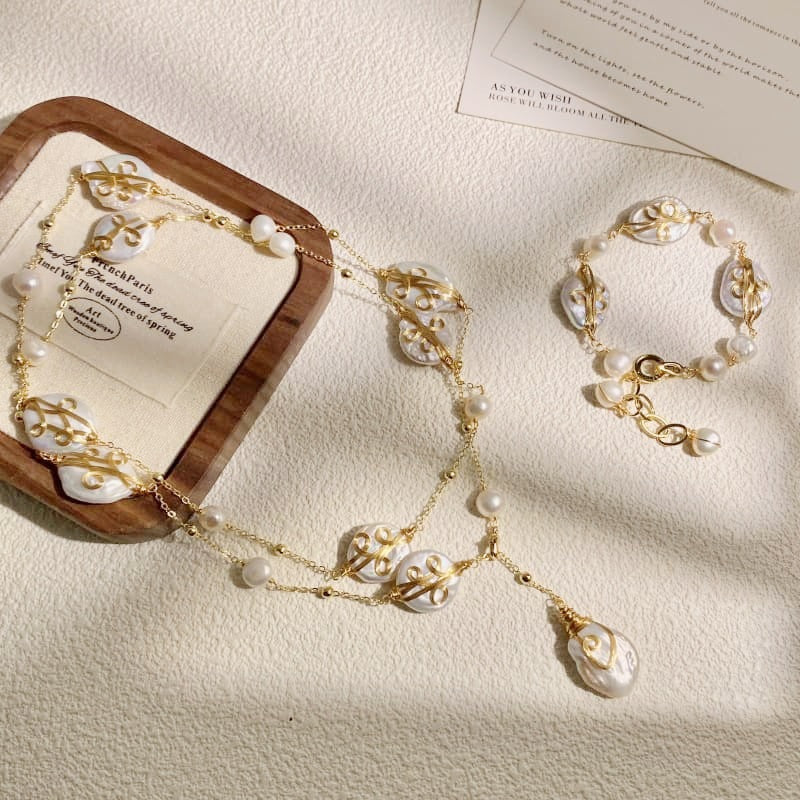 Hand-Wound Baroque Bracelet With Freshwater Pearls
