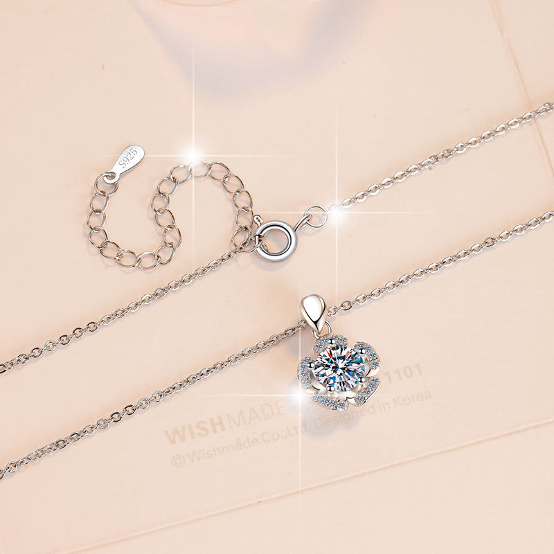 Floral Plum Blossom Pendant Female 1 Carat Moissanite Necklace