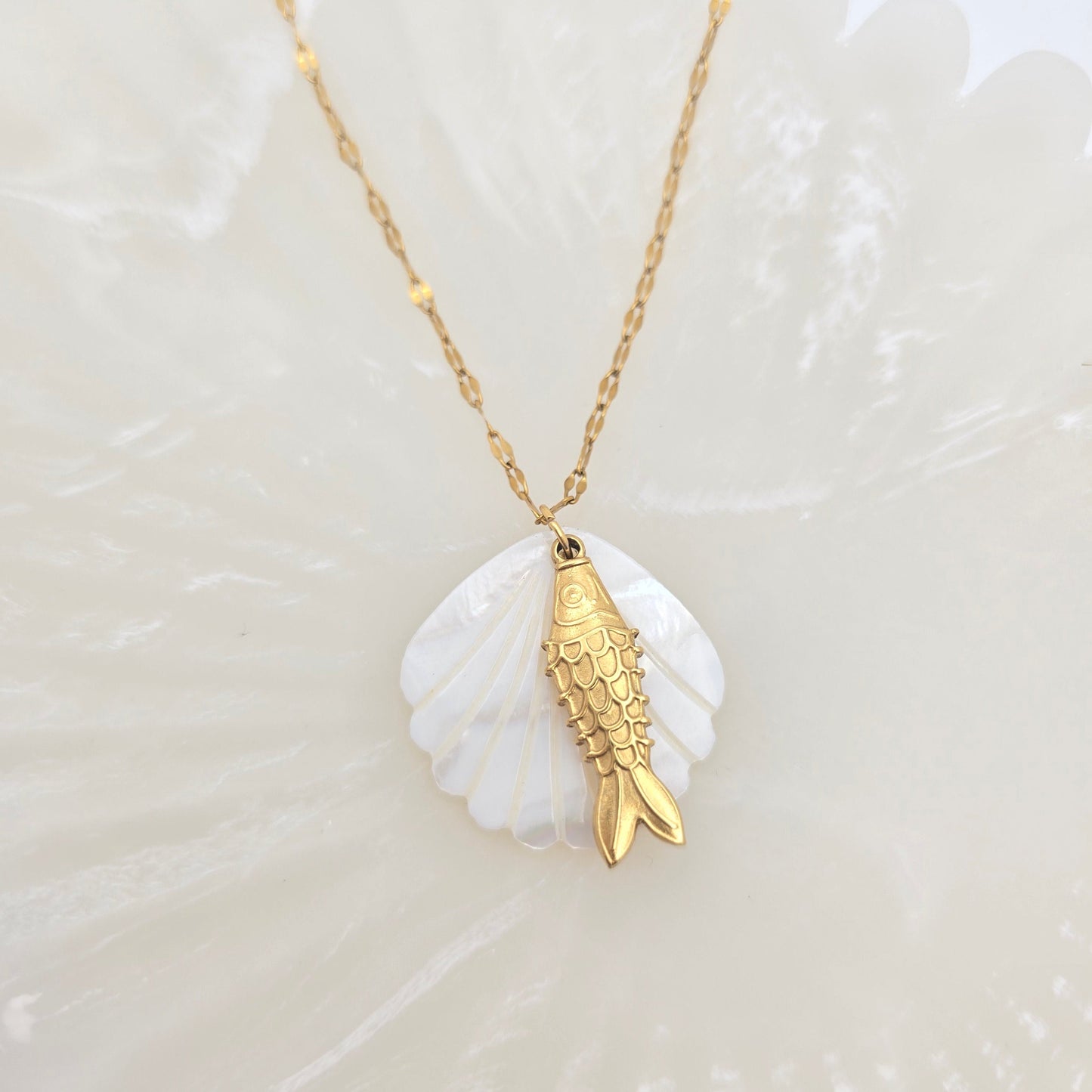 Shell & Fin Necklace