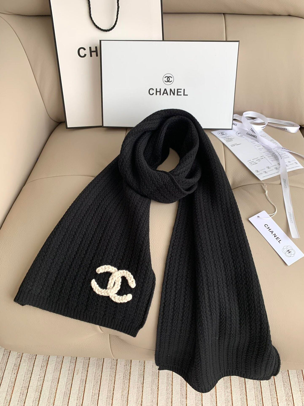 Black pit-pattern knitted scarf, three-dimensional double-standard thermal shawl
