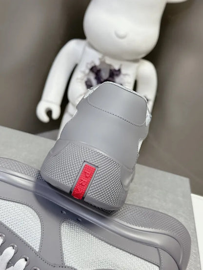 P - SNEAKERS