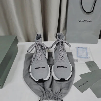 B - SNEAKERS