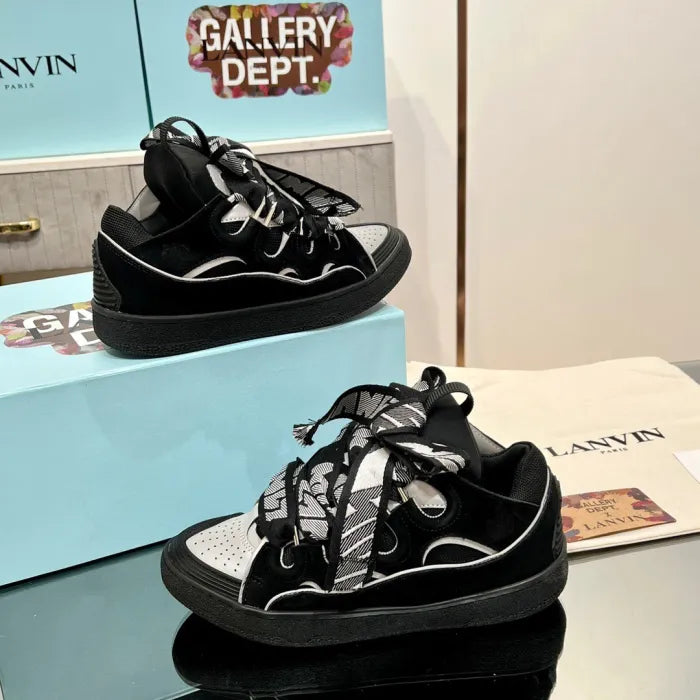 L - SNEAKERS