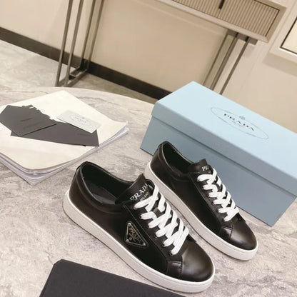 P - SNEAKERS