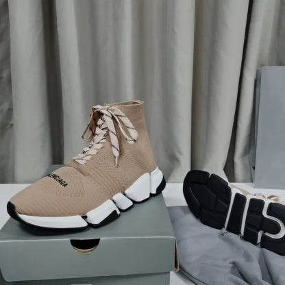 B - SNEAKERS