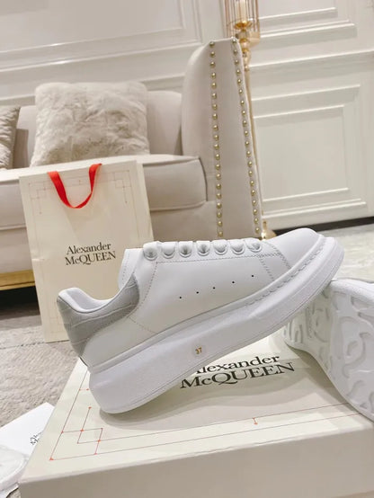 A - SNEAKERS