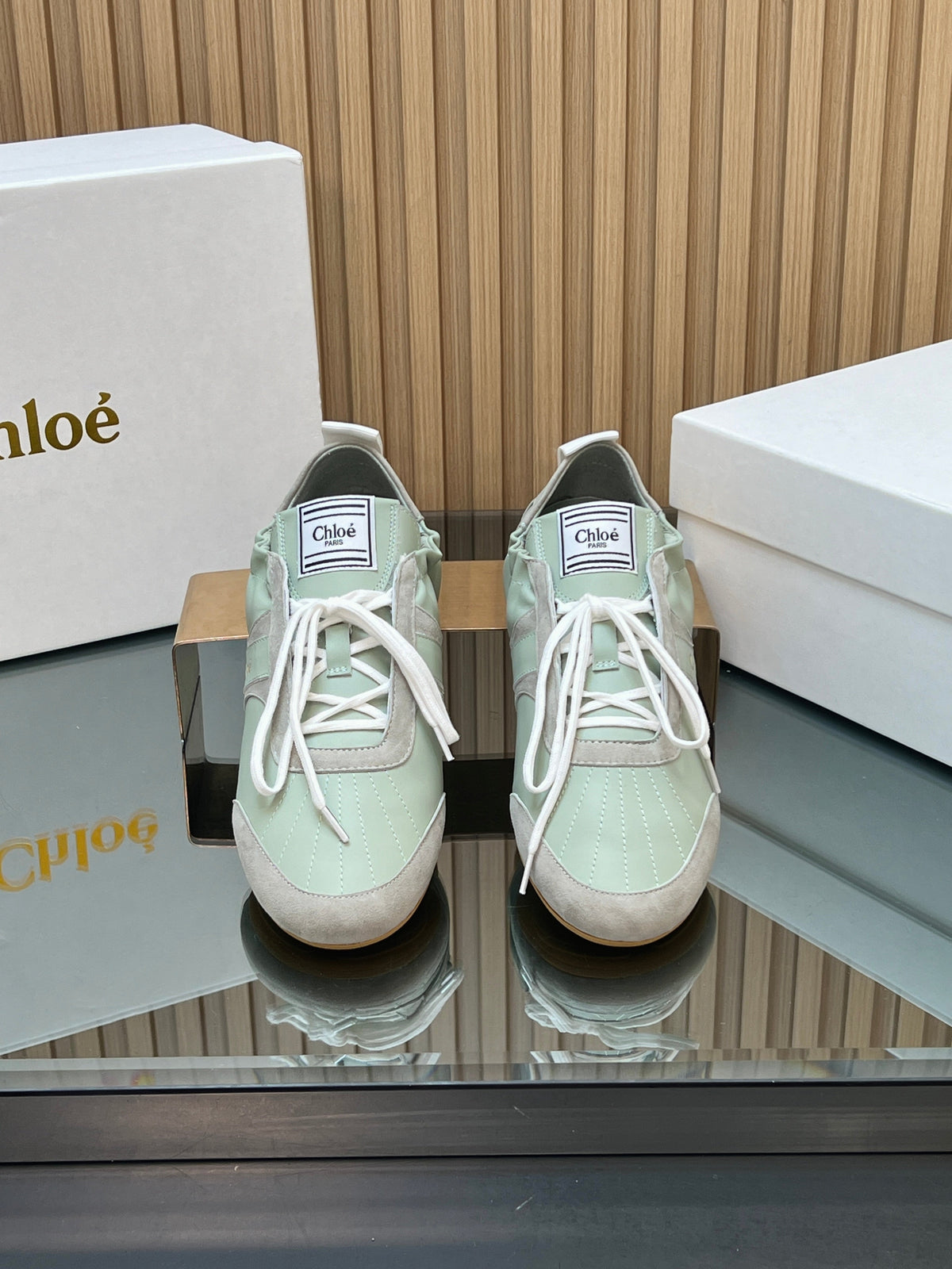 H-Sneakers