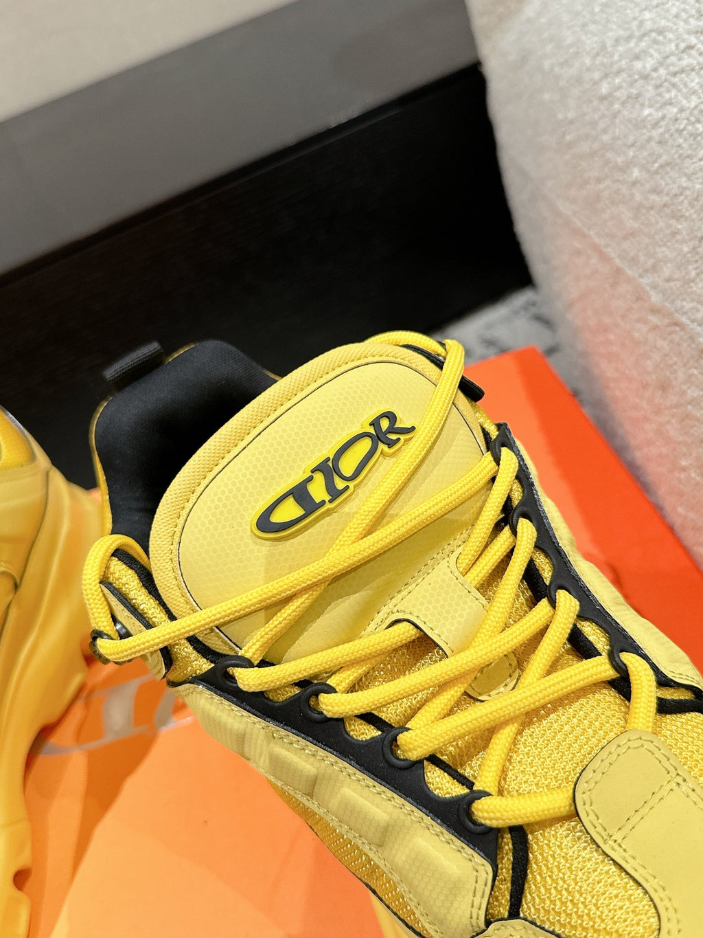 D-Sneakers