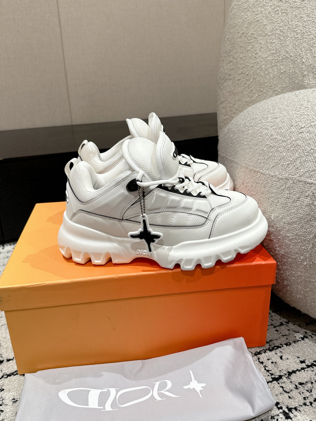 D-Sneakers