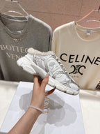 D-Sneakers