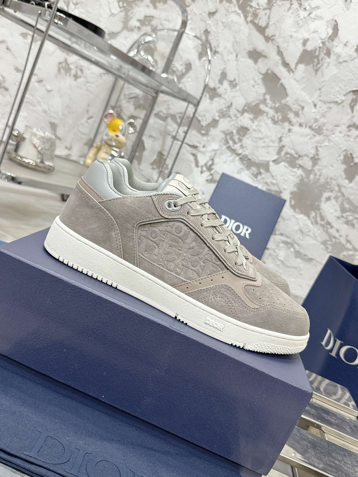 D-Sneakers