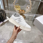 D-Sneakers