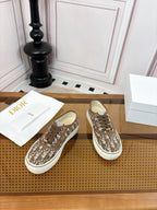 D-Sneakers