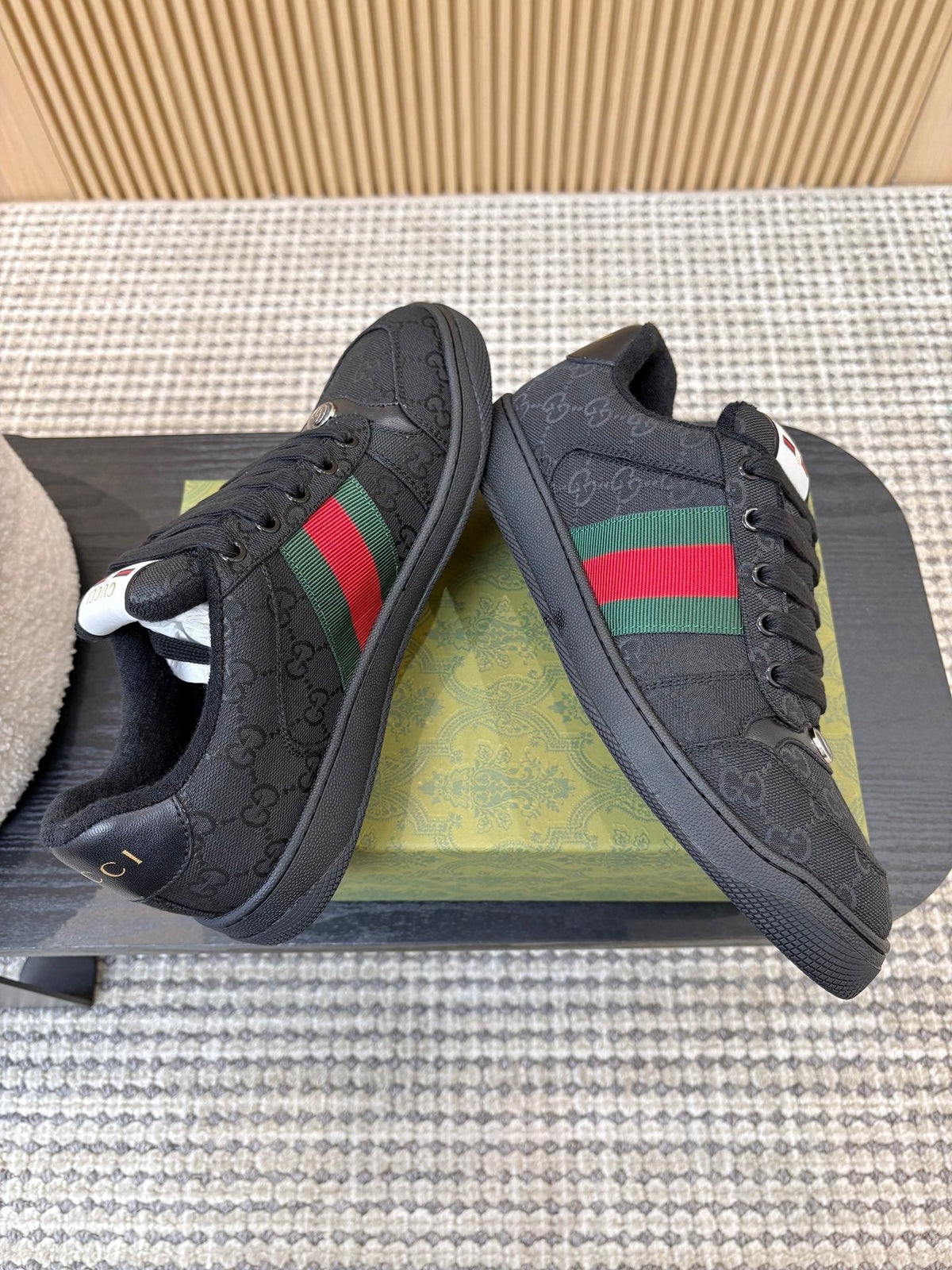 G-Sneakers