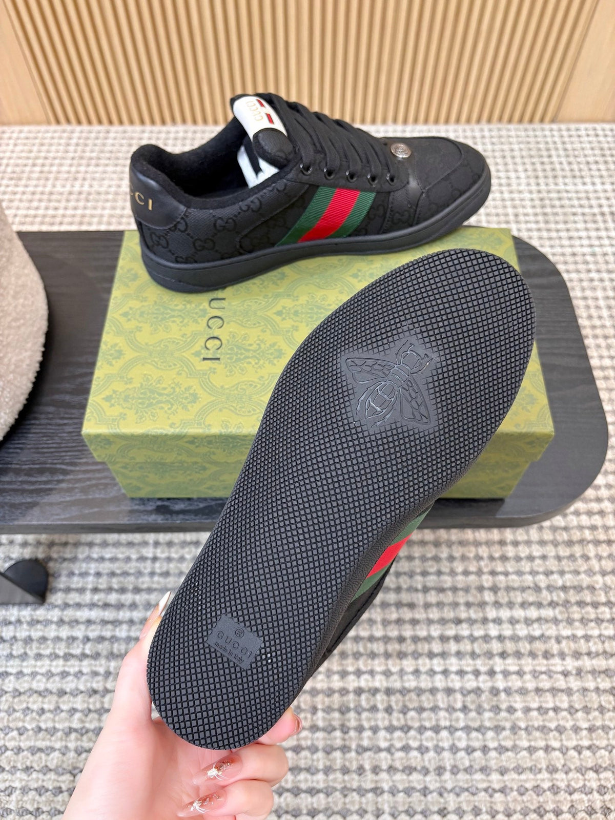 G-Sneakers