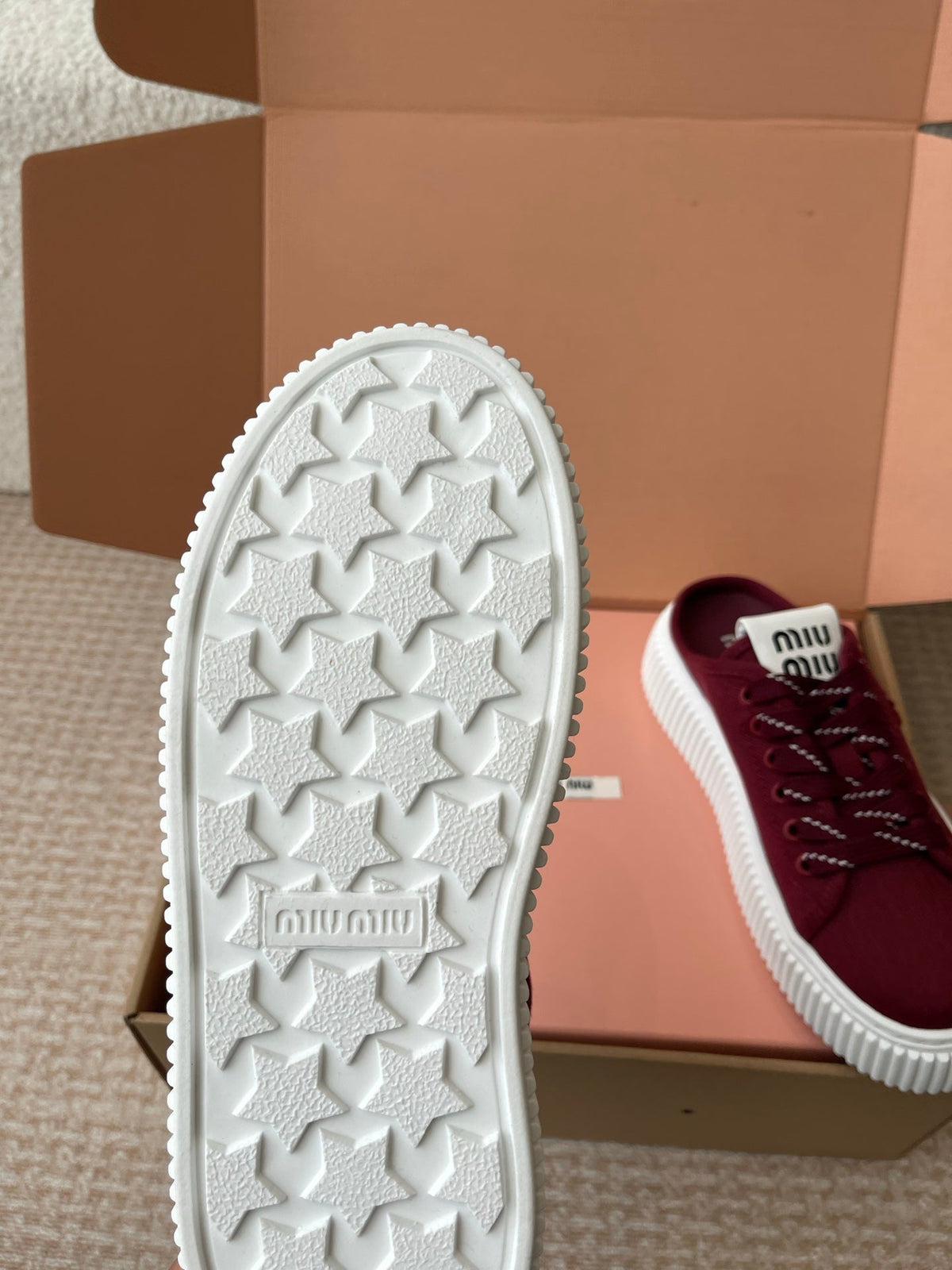 M-Sneakers