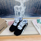 M-Sneakers