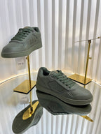 D-Sneakers