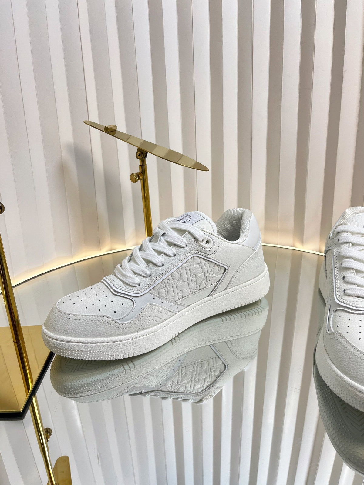 D-Sneakers