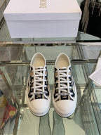 D-Sneakers
