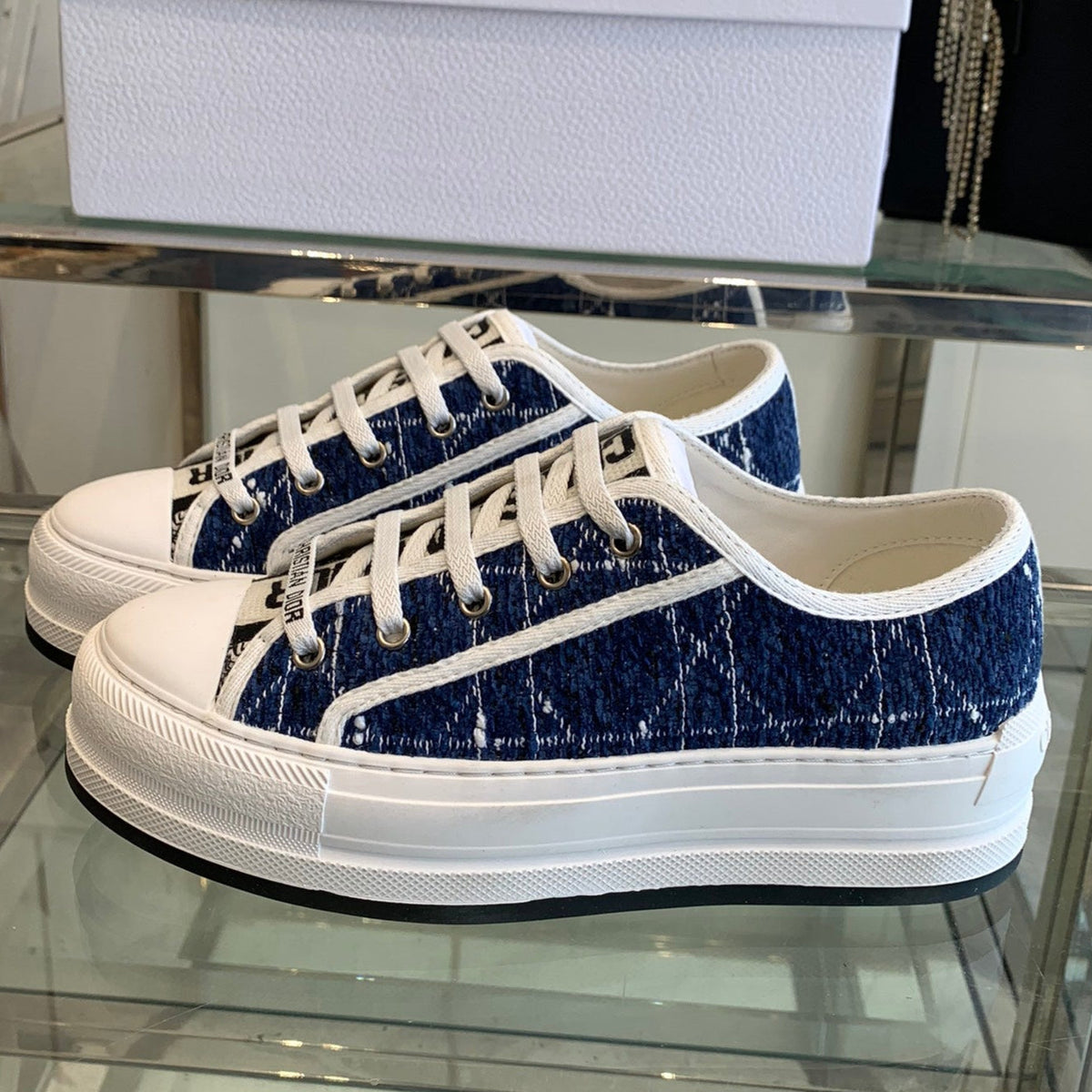 D-Sneakers